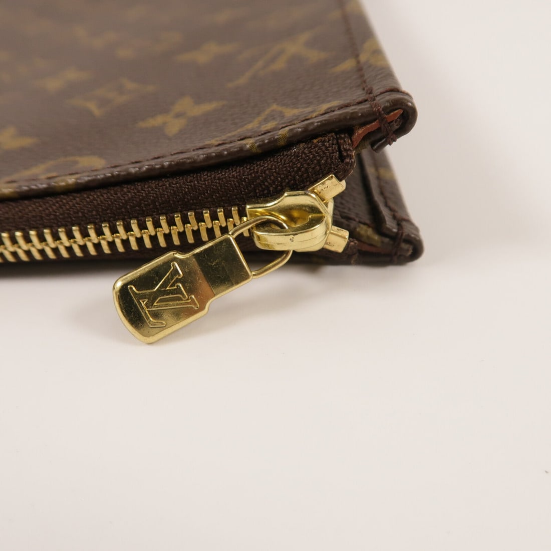 Louis Vuitton Poche Documents Monogram - 6