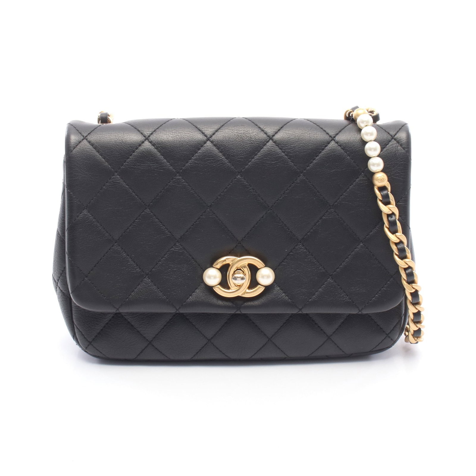 Chanel Matelasse Chain Black: Black leather chain shoulder bag.