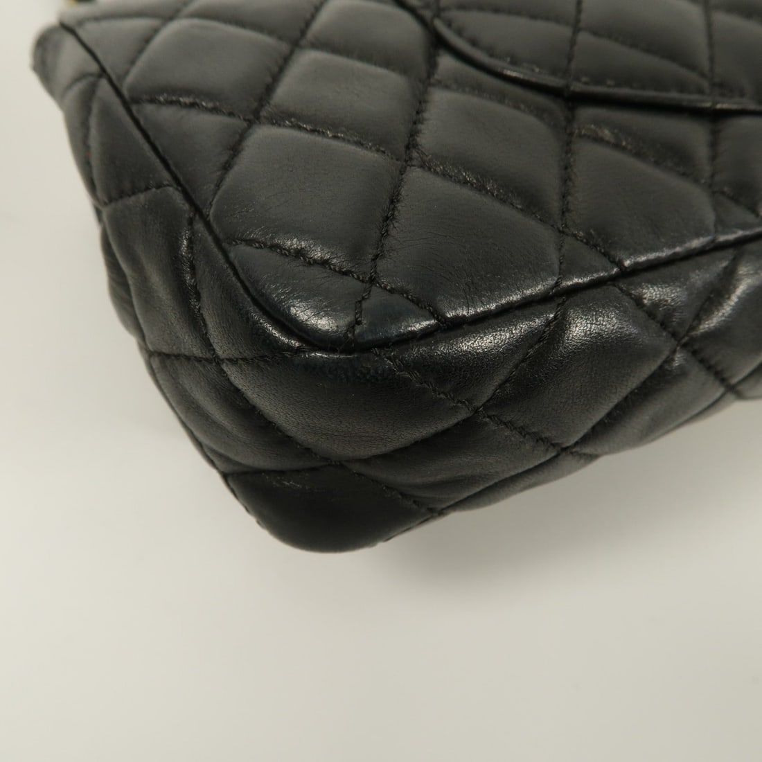 Chanel Lambskin Chain Shoulder Bag Black - 7