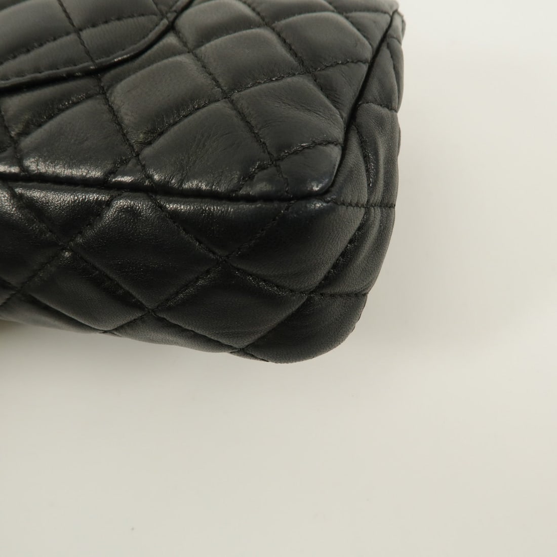Chanel Lambskin Chain Shoulder Bag Black - 8