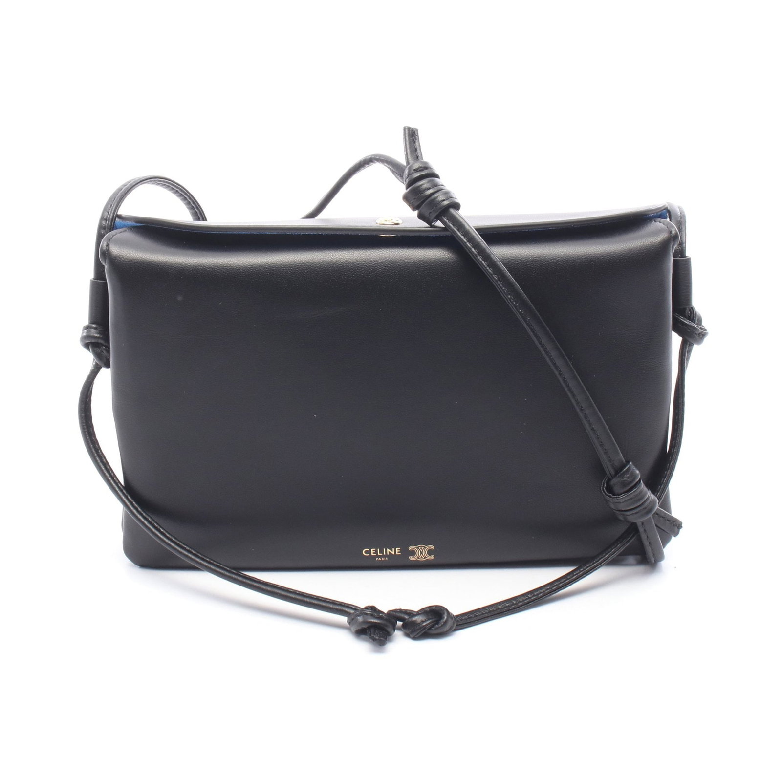 Celine Trio Flap Black: Leather shoulder bag in black. Includes box and storage bags. H 13 cm; W 22 cm; depth 1/1/1 cm; strap 70-134 cm.