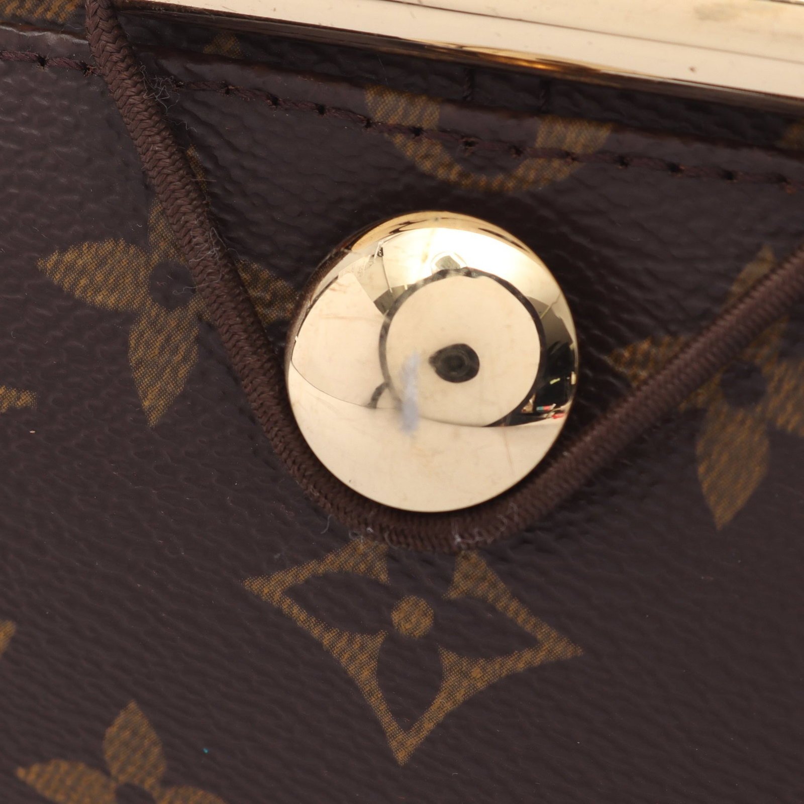 Louis Vuitton Aves Monogram Bag - 7