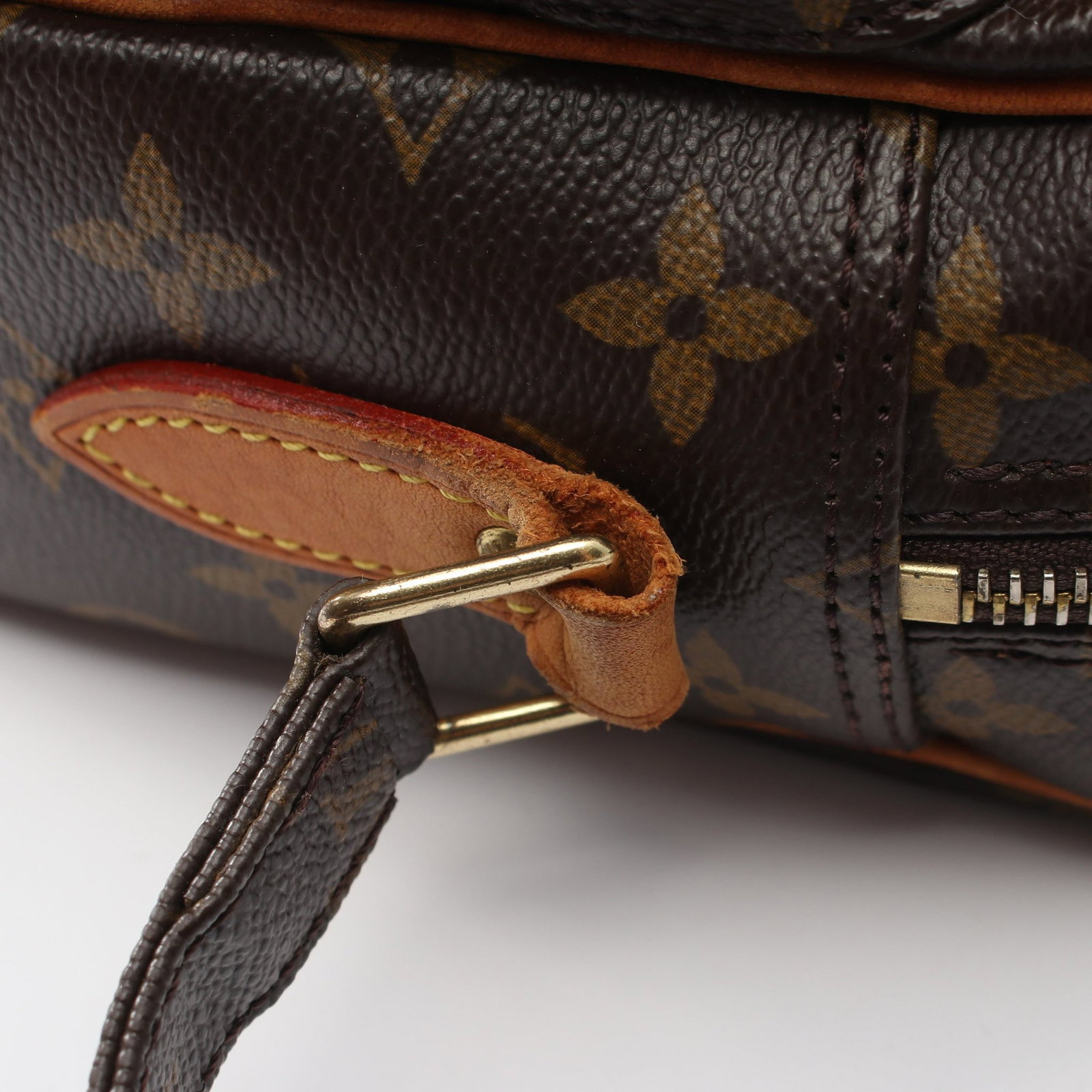 Louis Vuitton Nil Monogram Bag - 6