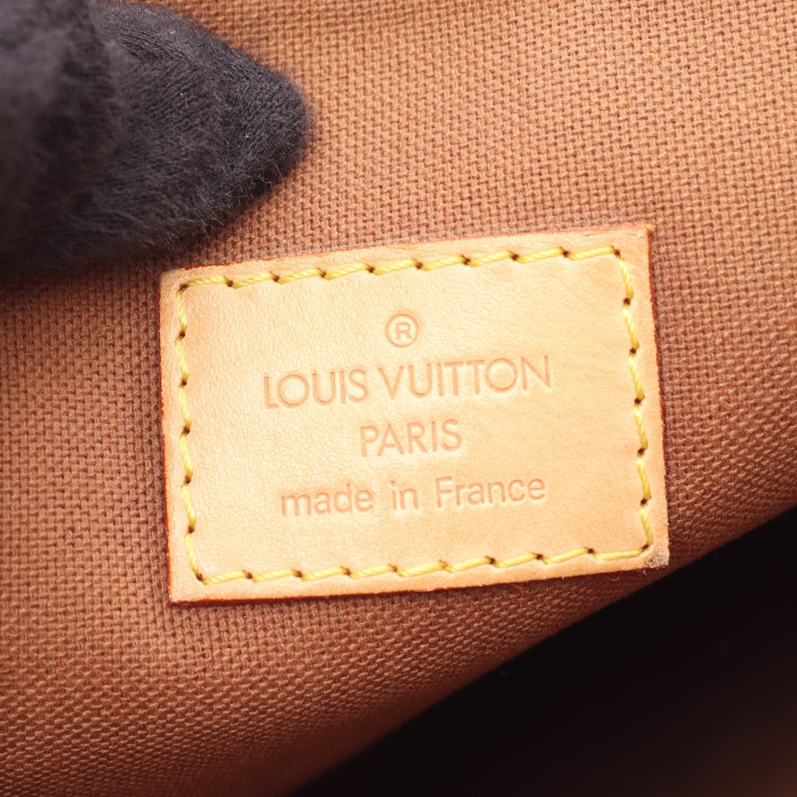 Louis Vuitton Pochette Bosphore - 4