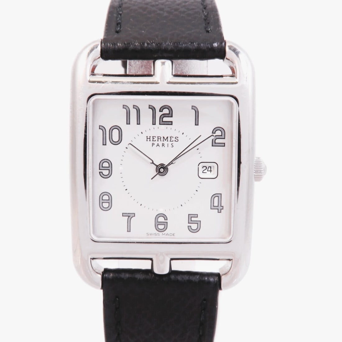 Hermes Cape Cod Quartz SS Black: Quartz watch in stainless steel, black / black color. Accessories: storage box. Case length 40mm; case side 29mm; arm circumference 13.5cm; max arm circumference 16cm; band width 17-20mm.
