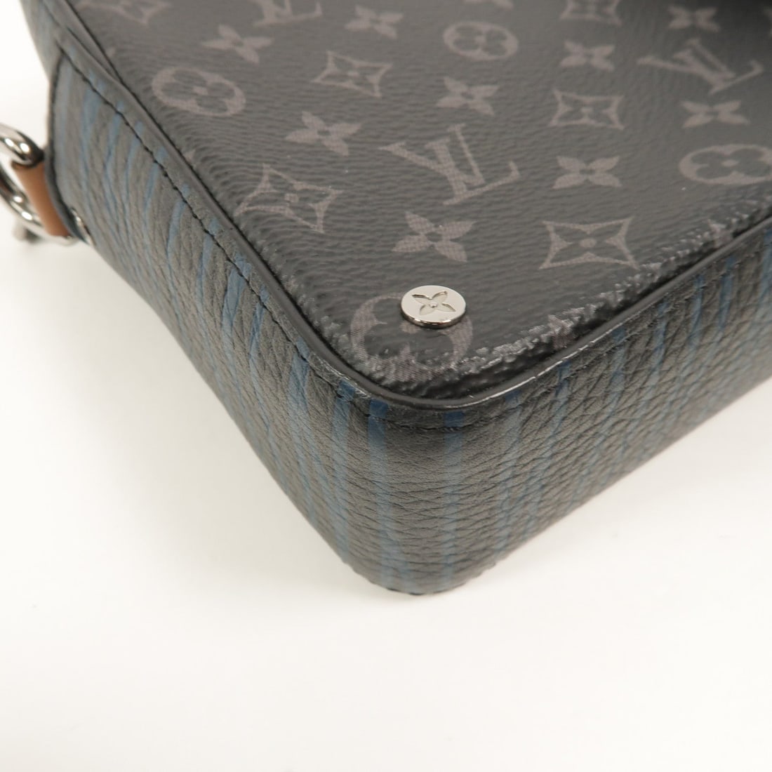 LV Volga On Strap Eclipse - 12