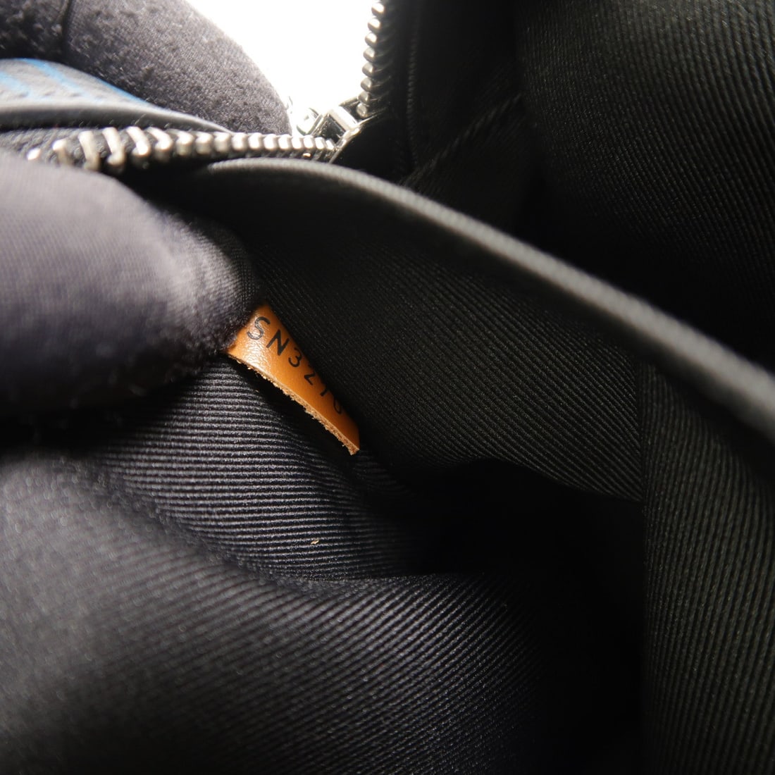LV Volga On Strap Eclipse - 7