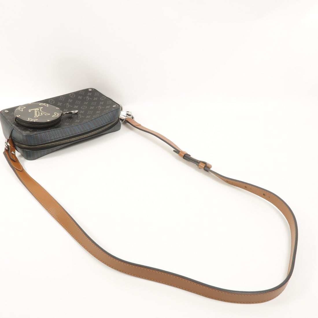 LV Volga On Strap Eclipse - 8