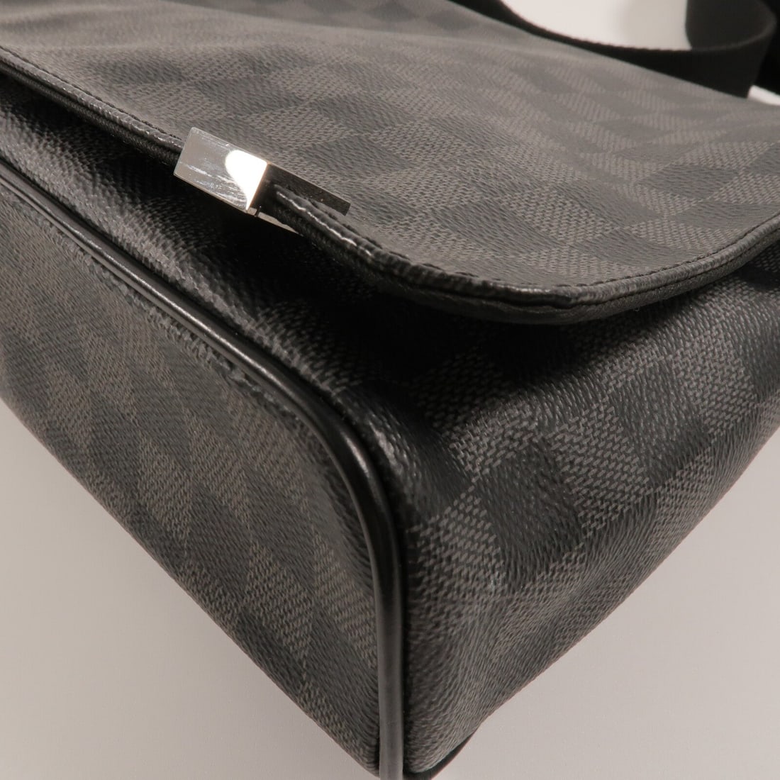 LV District PM Graphite Bag - 11