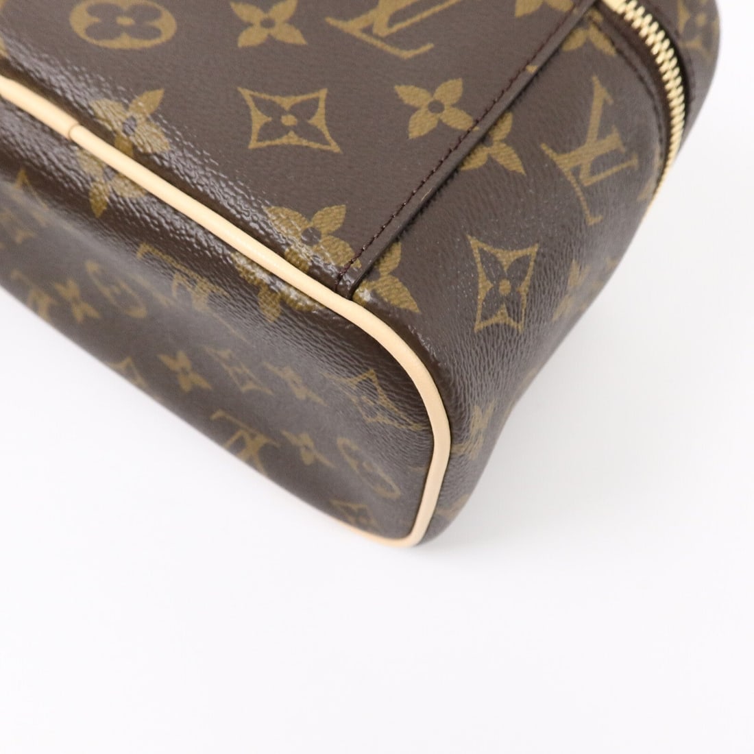 LV Nice Mini Vanity Monogram - 12