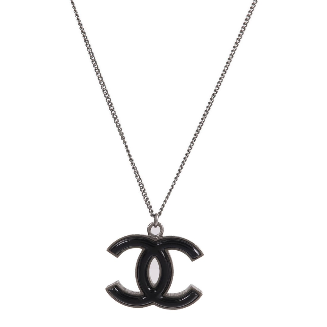 Chanel CC Black Metal Necklace: Black CC necklace in metal; includes storage bags; neck 60cm; motif 32 x 24mm.