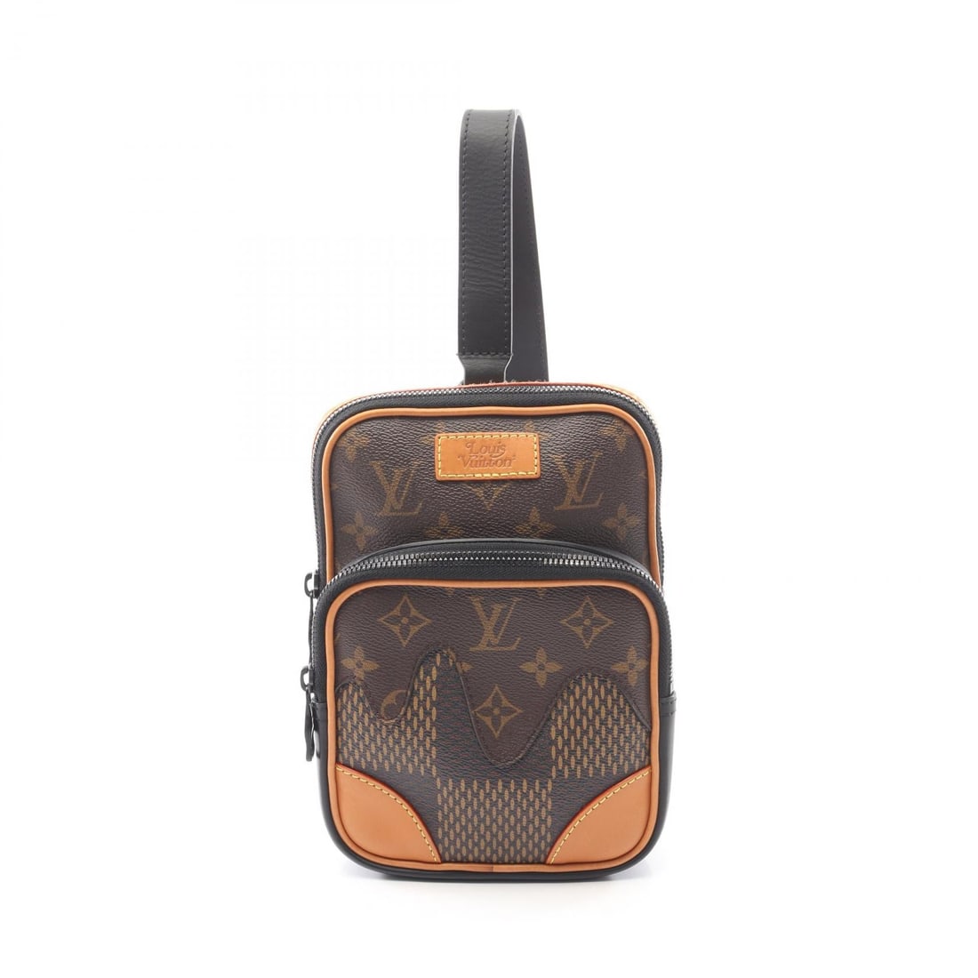 Louis Vuitton x NIGO Amazon Sling: Amazon Sling Bag waist bag body bag in Ebene brown and black PVC coated canvas with leather trim. Size: W5 x H21 x D2/3 cm. Shoulder 96-120 cm.