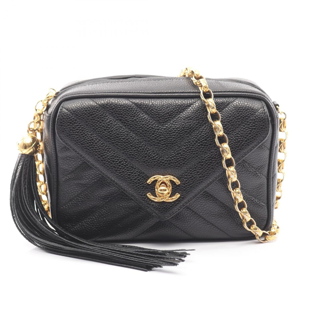Chanel Chevron V-Stitch Black Bag: Black V-Stitch Chevron bag in leather and grained calf leather. 18 x 12.5 x 7 cm; shoulder up to 114 cm.