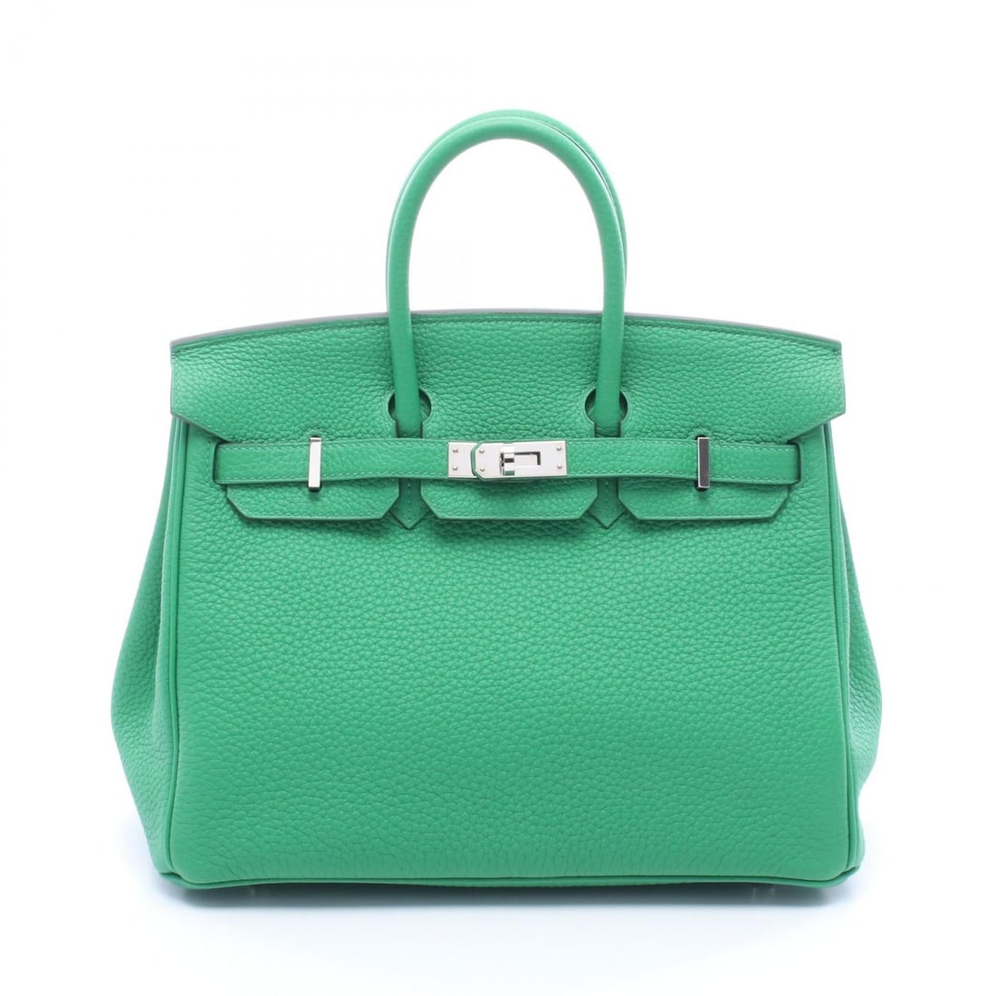 Hermes Birkin 25 Green Togo: Birkin 25 handbag in green Togo leather. Size: W25 x H20 x D13 cm. Handle 25 cm. Includes clochette, key, and cadena.