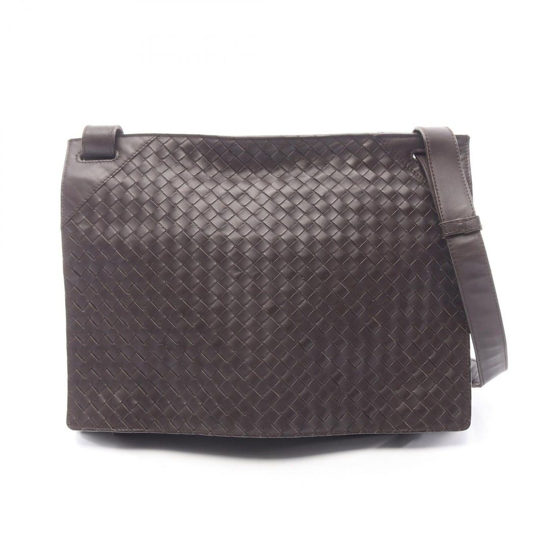 Bottega Messenger Brown Leather: Intrecciato messenger shoulder bag in brown leather. Size: W36 x H30 x D16 cm. Shoulder 108-119 cm.
