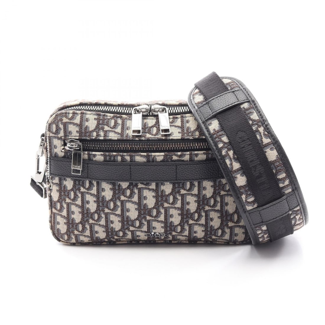 Dior Safari Oblique Navy White: Safari Oblique shoulder bag in navy and white canvas. Size: W21.5 x H15 x D5 cm. Shoulder 66-108 cm.