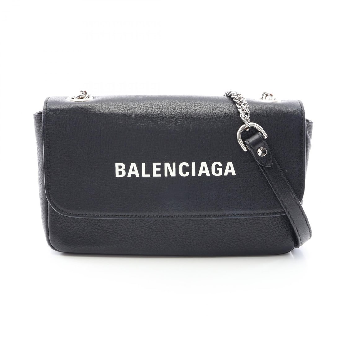 Balenciaga Everyday Chain Wallet Black: Everyday Chain Wallet shoulder bag in black leather. Size: W21.5 x H13 x D4.5 cm. Shoulder 112 cm.