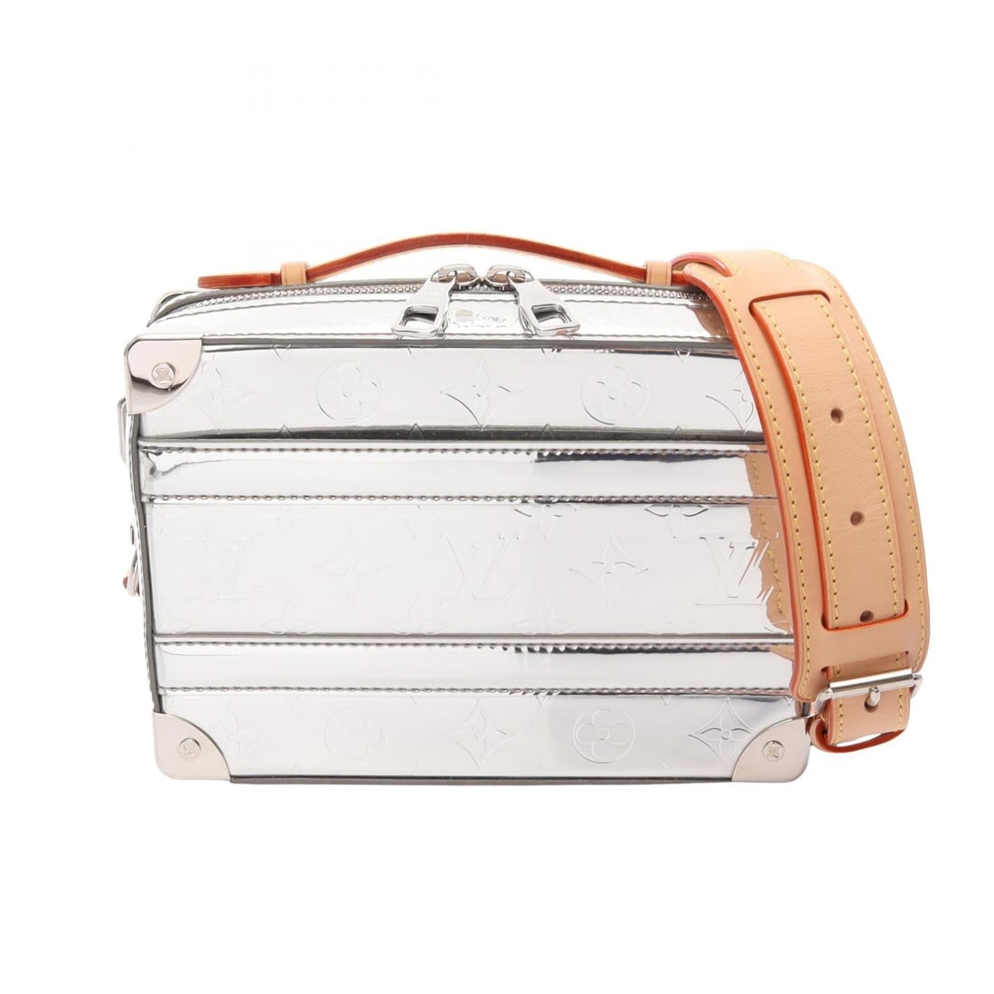 Louis Vuitton Handle Soft Trunk Silver: Handle Soft Trunk 2 way handbag in silver leather with Monogram mirror detail. Size: W21 x H15 x D6.5 cm. Handle 12 cm. Shoulder 114-126 cm. Includes shoulder strap.