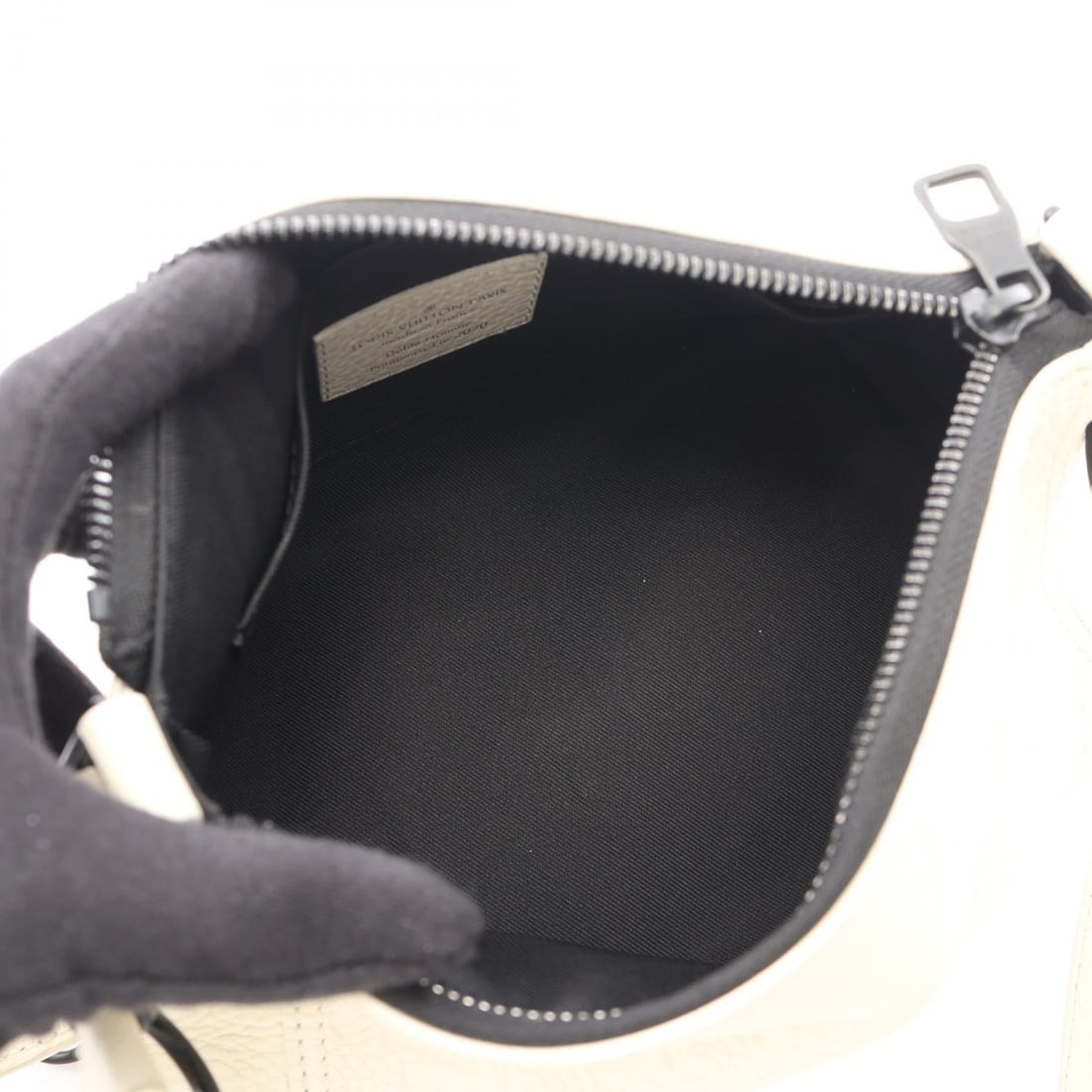 Louis Vuitton Triangle Messenger White - 3