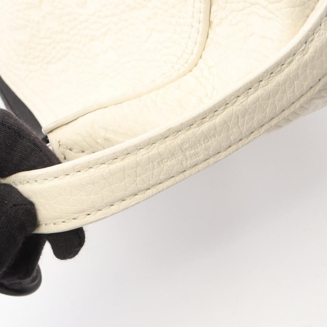 Louis Vuitton Triangle Messenger White - 9