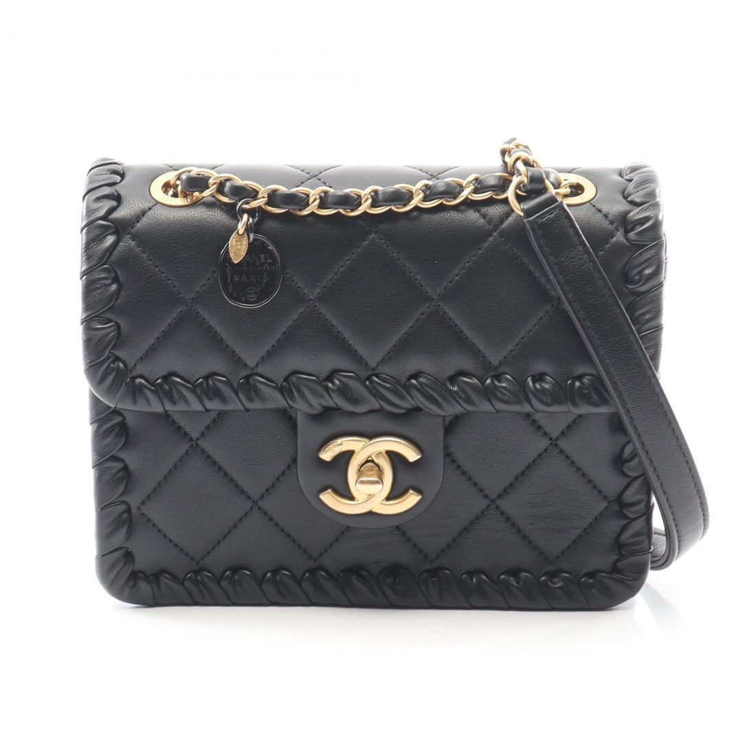 Chanel Black Matelasse Lambskin AS2496: Black Matelasse bag in Lambskin (sheep leather). 18.5 x 15 x 4 cm. Model AS2496.