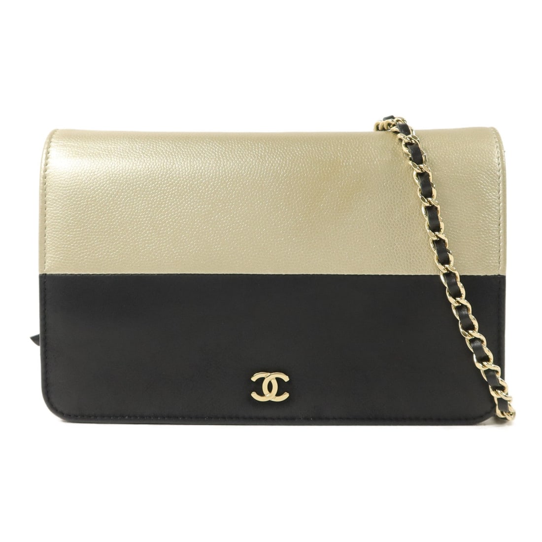 Chanel CC GHW WOC Black Beige: CC GHW Wallet On Chain WOC shoulder bag in black and beige calfskin. Size: W19 x H12 x D3.5 cm. Shoulder 126 cm. Includes hologram sticker.