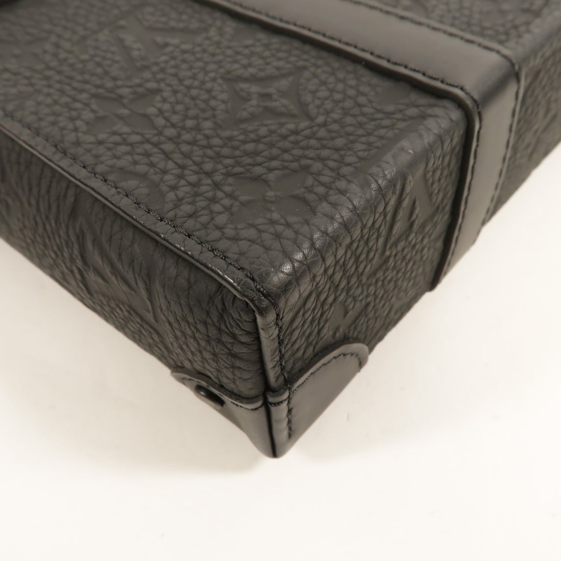Louis Vuitton Trunk Messenger Black - 10