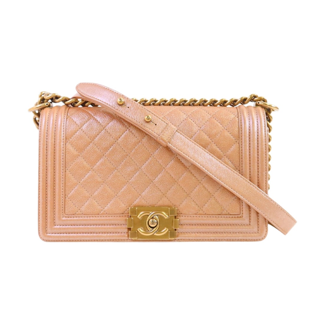 Chanel CC GHW Boy 25 Gold Calfskin: CC GHW Boy 25 chain shoulder bag in gold and rose gold calfskin. Size: W25 x H14.5 x D8.4 cm. Shoulder 67-109 cm.