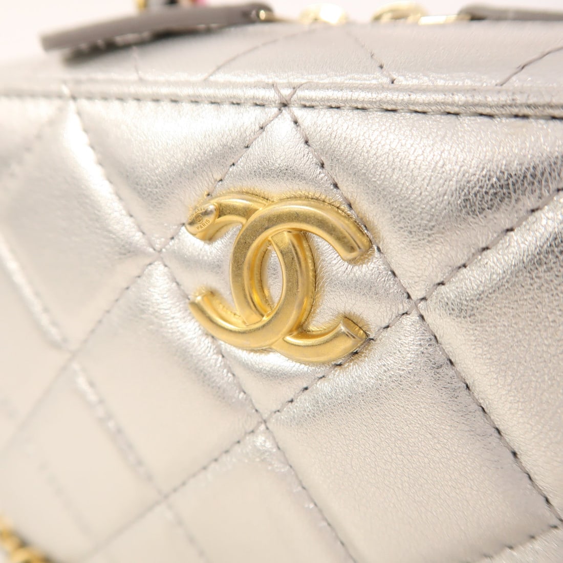 Chanel CC SHW Vanity Case Silver - 10