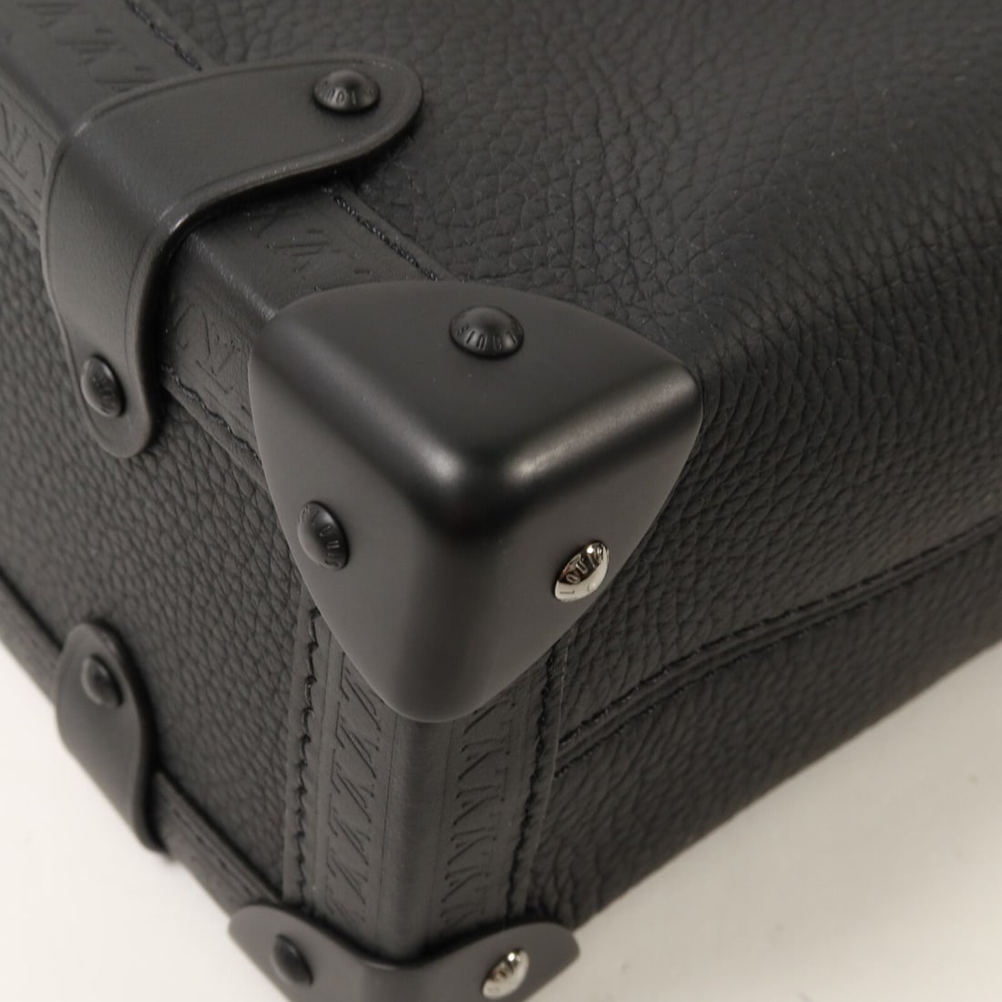 Louis Vuitton Side Trunk MM Black - 12