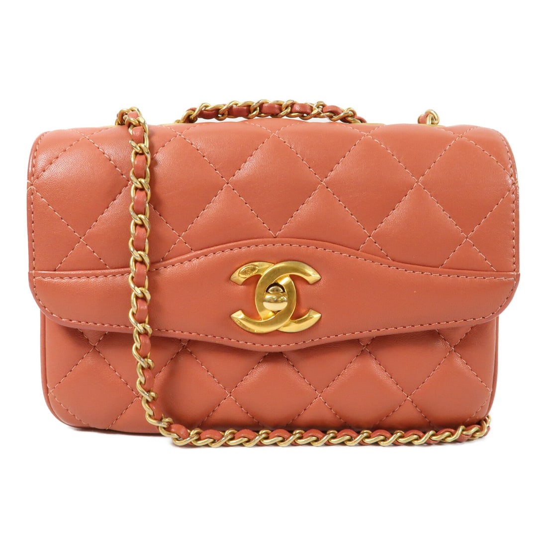 Chanel CC GHW Chain Shoulder Red: CC GHW chain shoulder bag in red rust lambskin. Size: W18 x H12 x D6 cm. Shoulder 62-114 cm. Includes storage bags and hologram sticker.