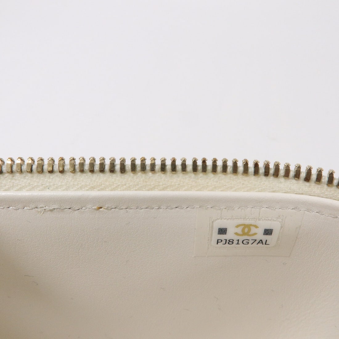 Chanel CC GHW Mini Vanity White - 7