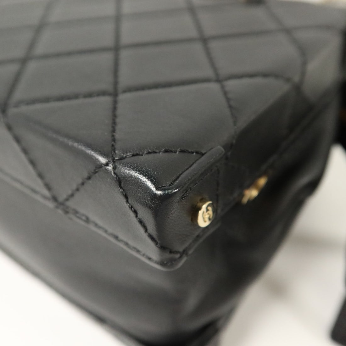 Chanel Vanity Case Small GHW Black - 14