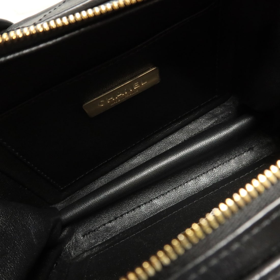 Chanel Vanity Case Small GHW Black - 5