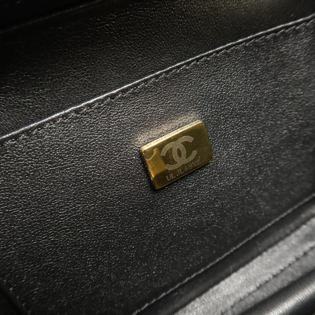 Chanel Vanity Case Small GHW Black - 7