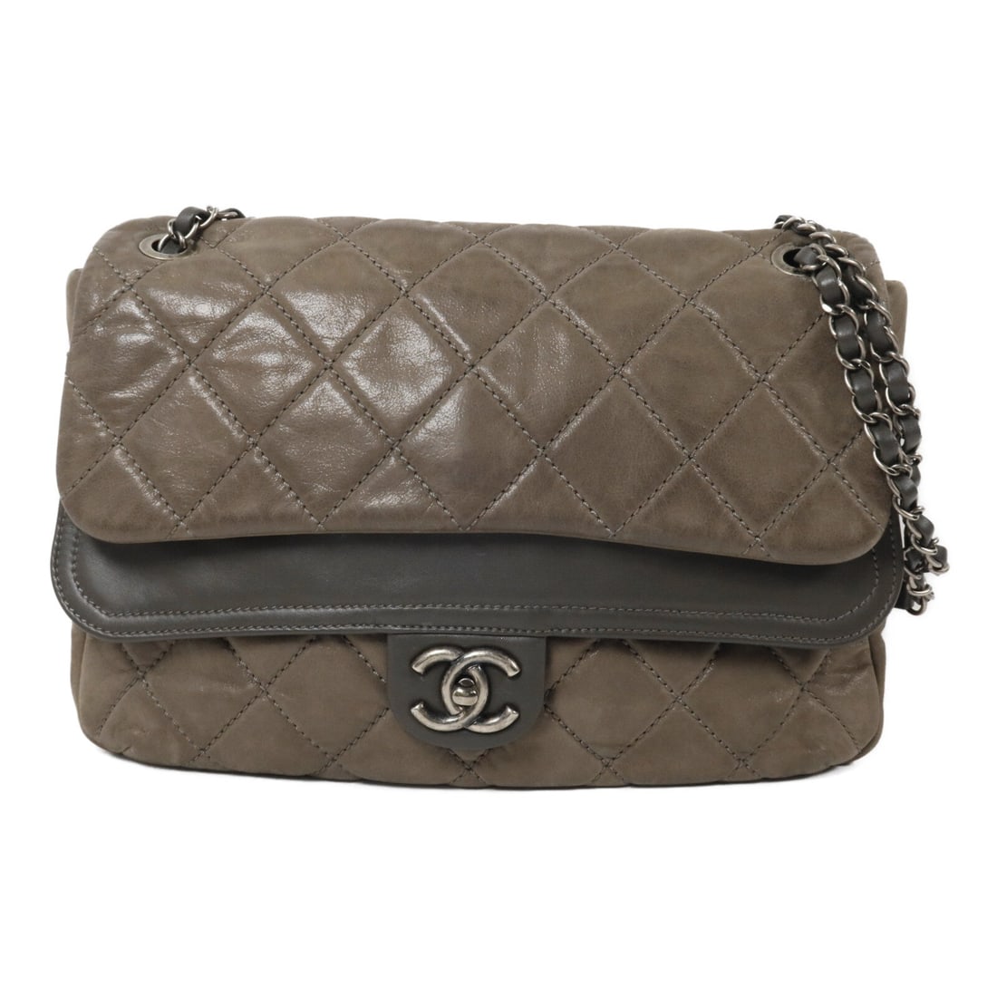Chanel CC SHW Chain Shoulder Grey: CC SHW chain shoulder bag in grey calfskin. Size: W32 x H22 x D6 cm. Shoulder 59-74 cm. Includes hologram sticker.