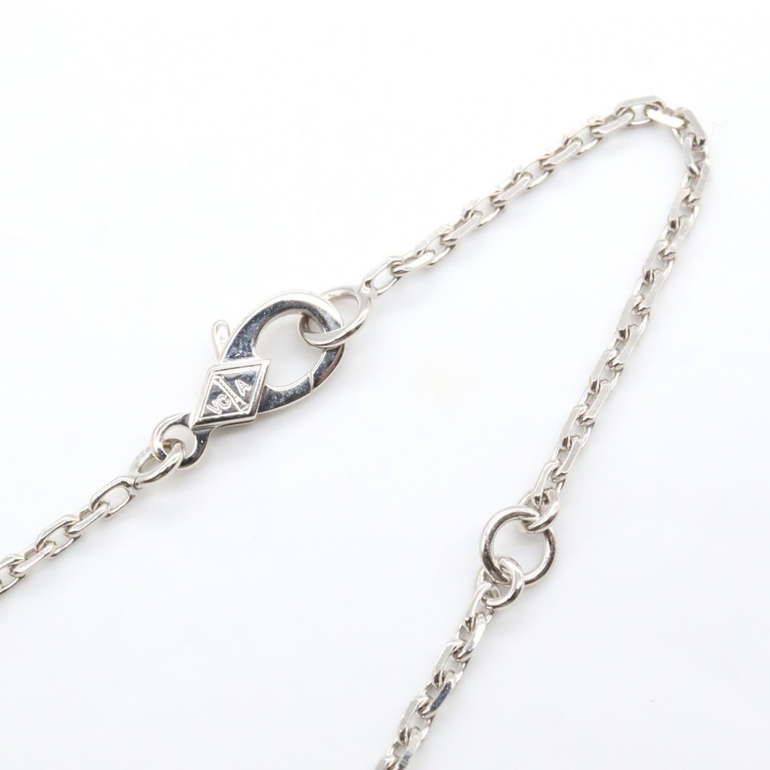 Van Cleef Magic Alhambra Diamond Necklace - 4