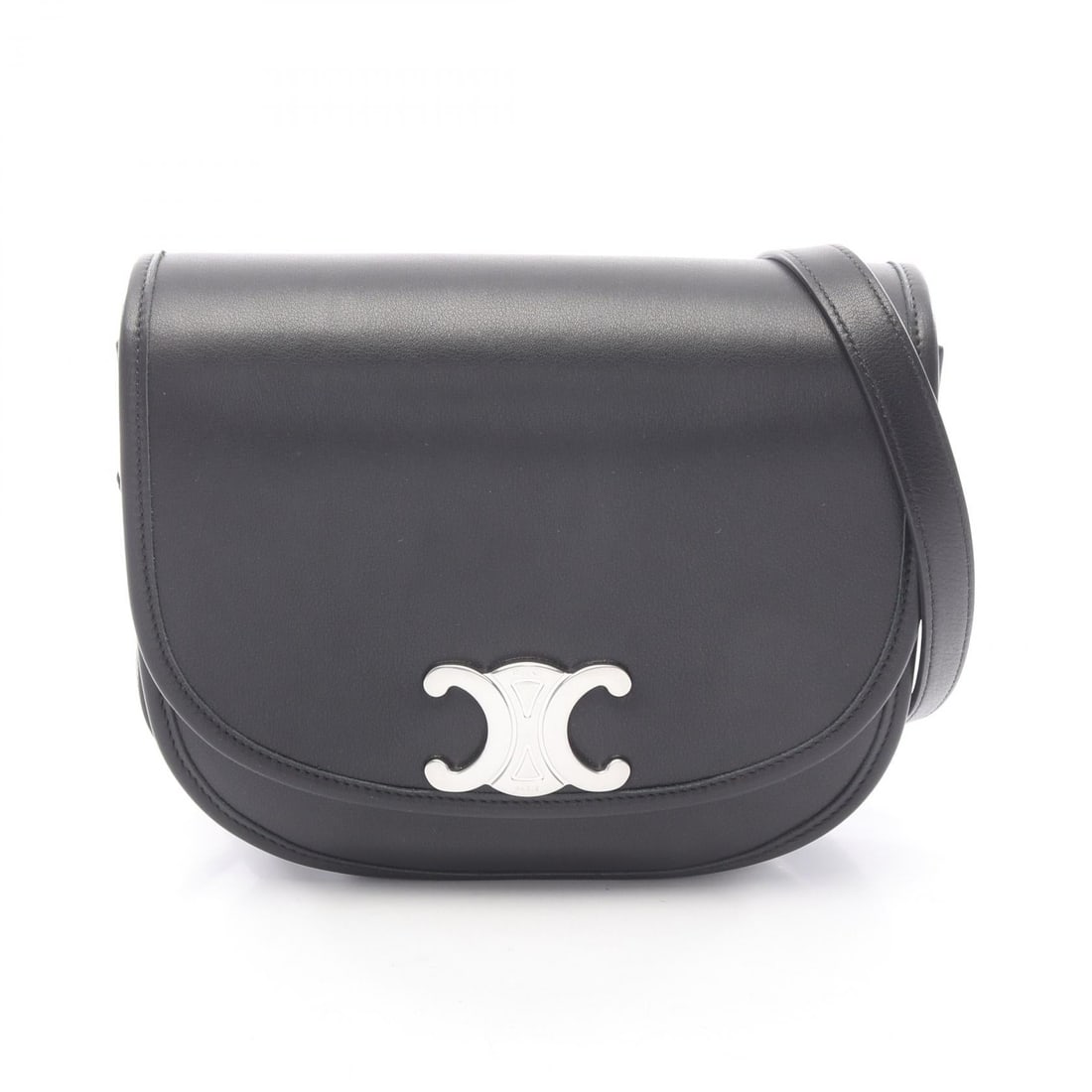 Celine Besaz Triomphe Black: Black Medium Besaz Triomphe shoulder bag in leather. Includes storage bags. 22 x 18 x 5.5 cm. Shoulder 106-124 cm.