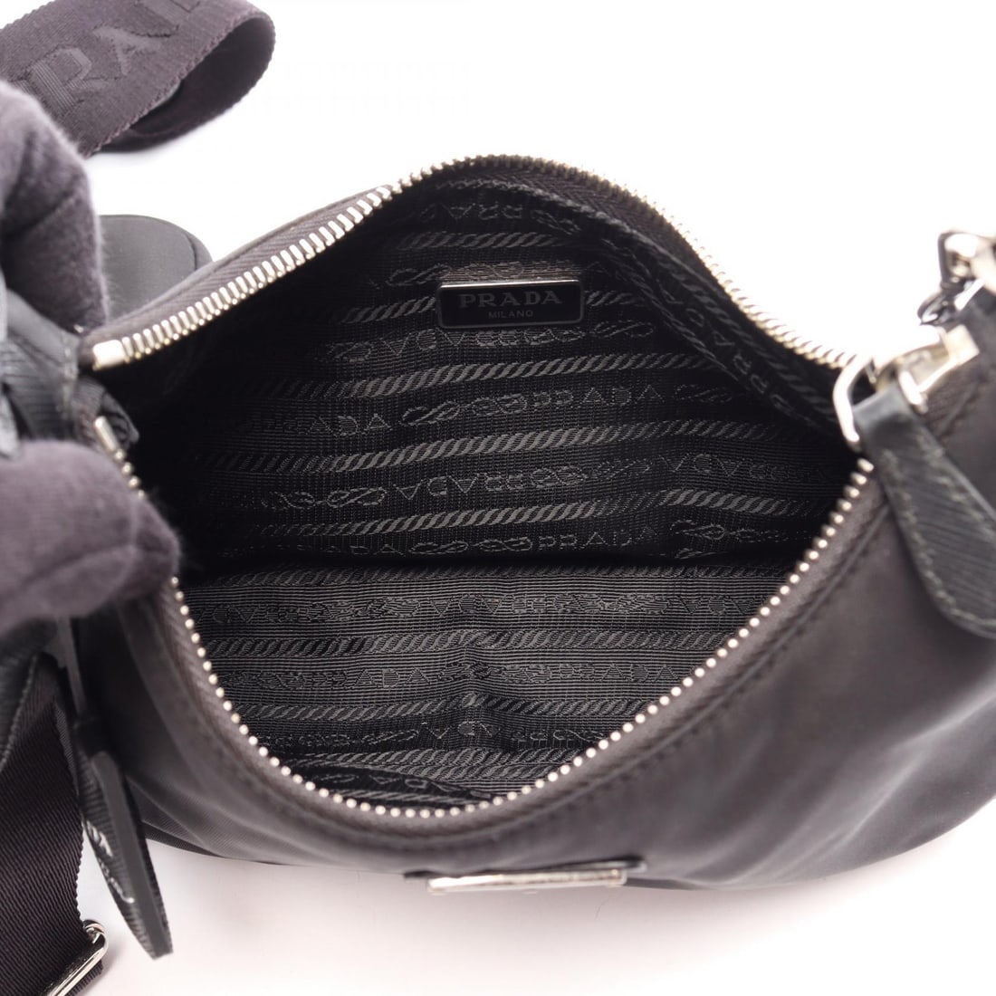 Prada Re-Edition 2005 2Way Black - 3