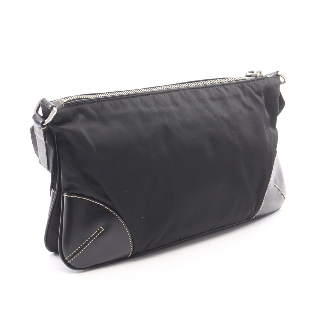 Prada Tessuto Light Shoulder Black: Black TESSUTO LIGHT shoulder bag in nylon and leather. Model BR1061. No accessories. 32 x 17 x 2 cm. Shoulder 60-66 cm.
