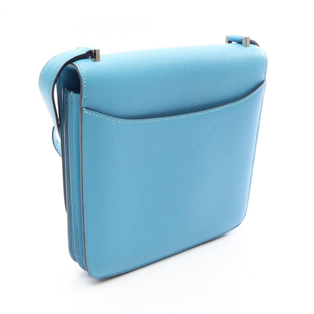 Hermès Sac 2002 20 Blue: Blue Sac Hermès 2002 20 shoulder bag in Evercolor leather. No accessories. 20 x 20 x 3/3 cm. Shoulder 77-99 cm.
