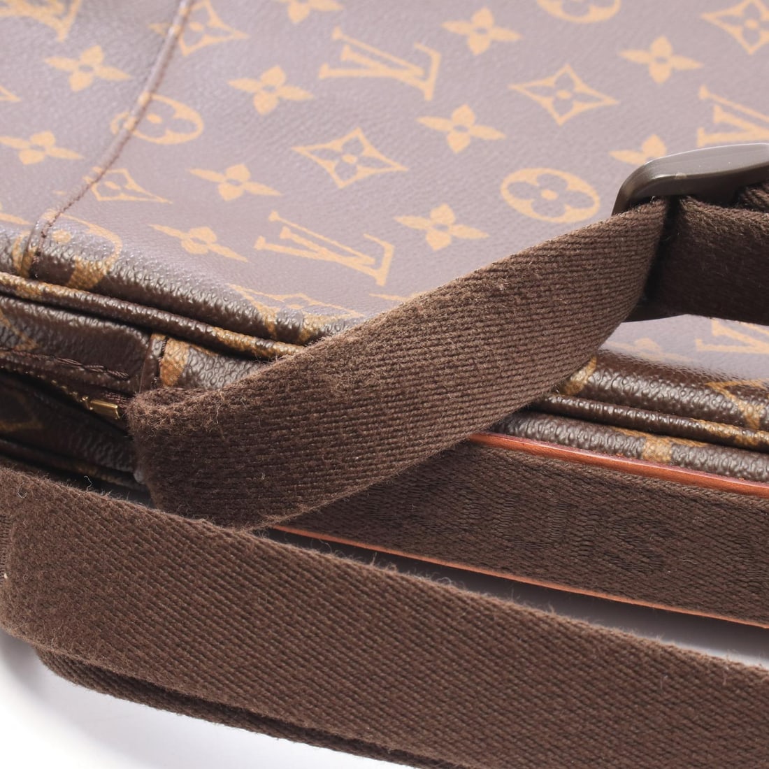 LV Trotter Bobour Monogram - 8