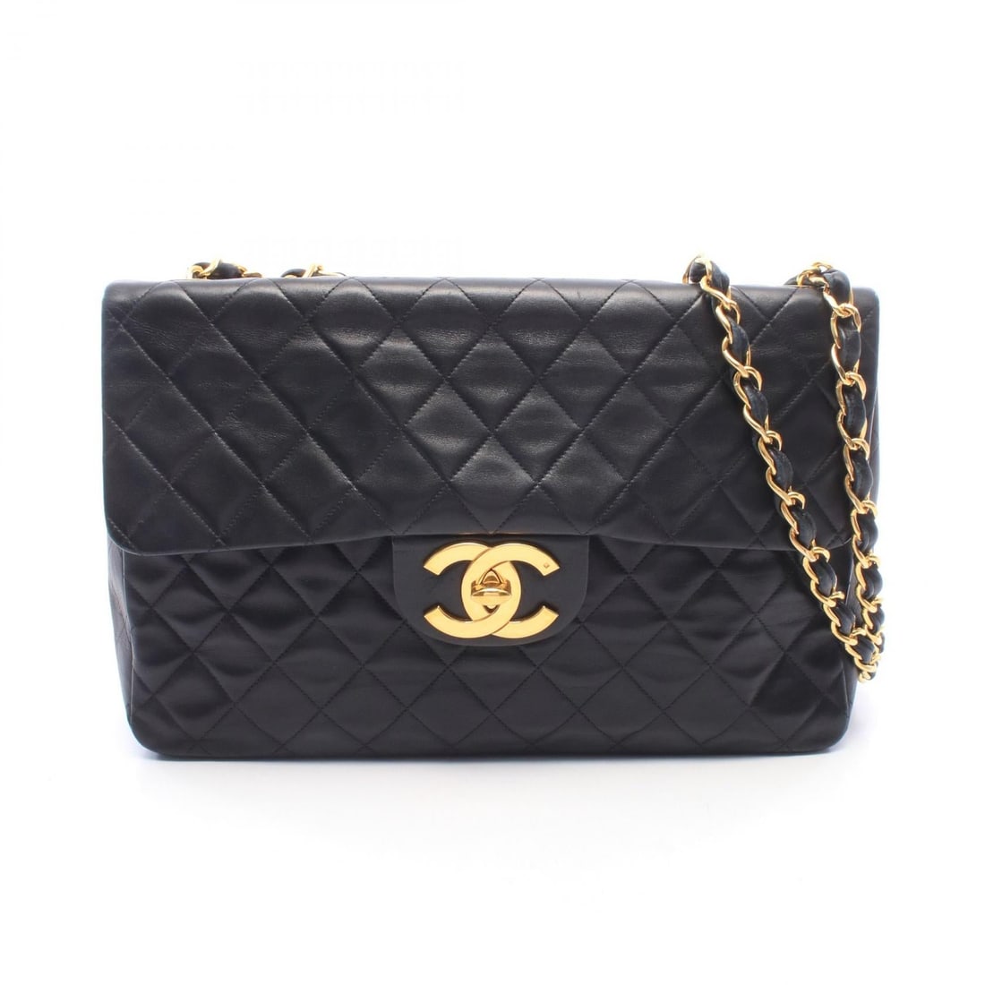 Chanel Big Matelasse 34 Black: Black Big Matelasse 34 bag in lambskin. No accessories. 34 x 22 x 10 cm. Strap drop 32 cm.