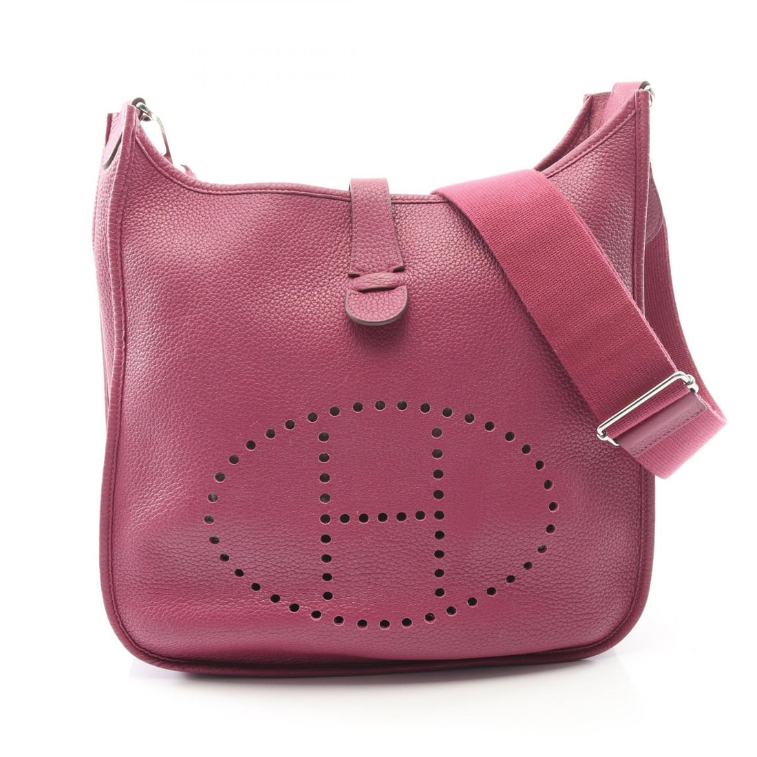 Hermès Evelyne 3 GM Cassis SHW: Cassis pink Evelyne 3 GM shoulder crossbody bag in Taurillon Clemence leather with SHW. No accessories. 31 x 32 x 8.5 cm. Shoulder 96-140 cm.