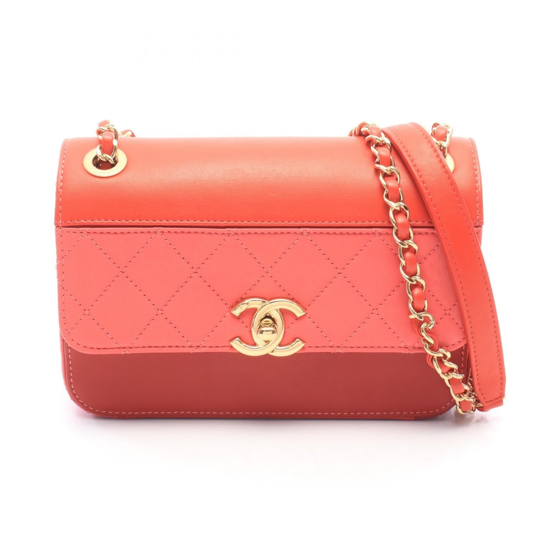 Chanel GHW Small Chain Red Pink: Red and pink Matelasse Small Chain shoulder handbag in leather with GHW. No accessories. 19 x 12.5 x 5.5 cm. Strap drop 30 cm.
