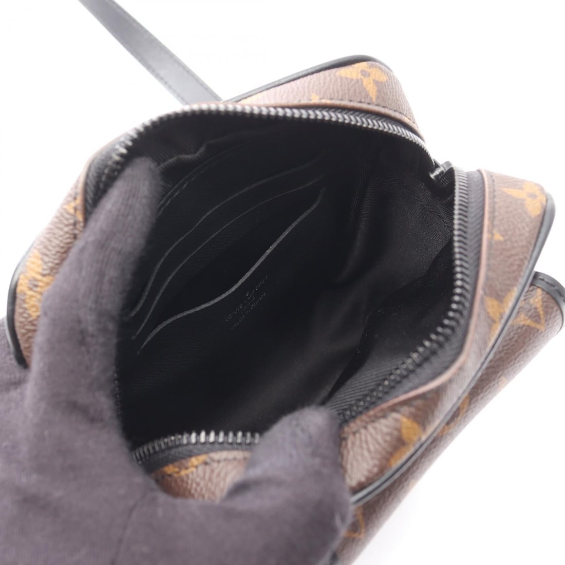 LV Christopher Wearable Wallet - 3