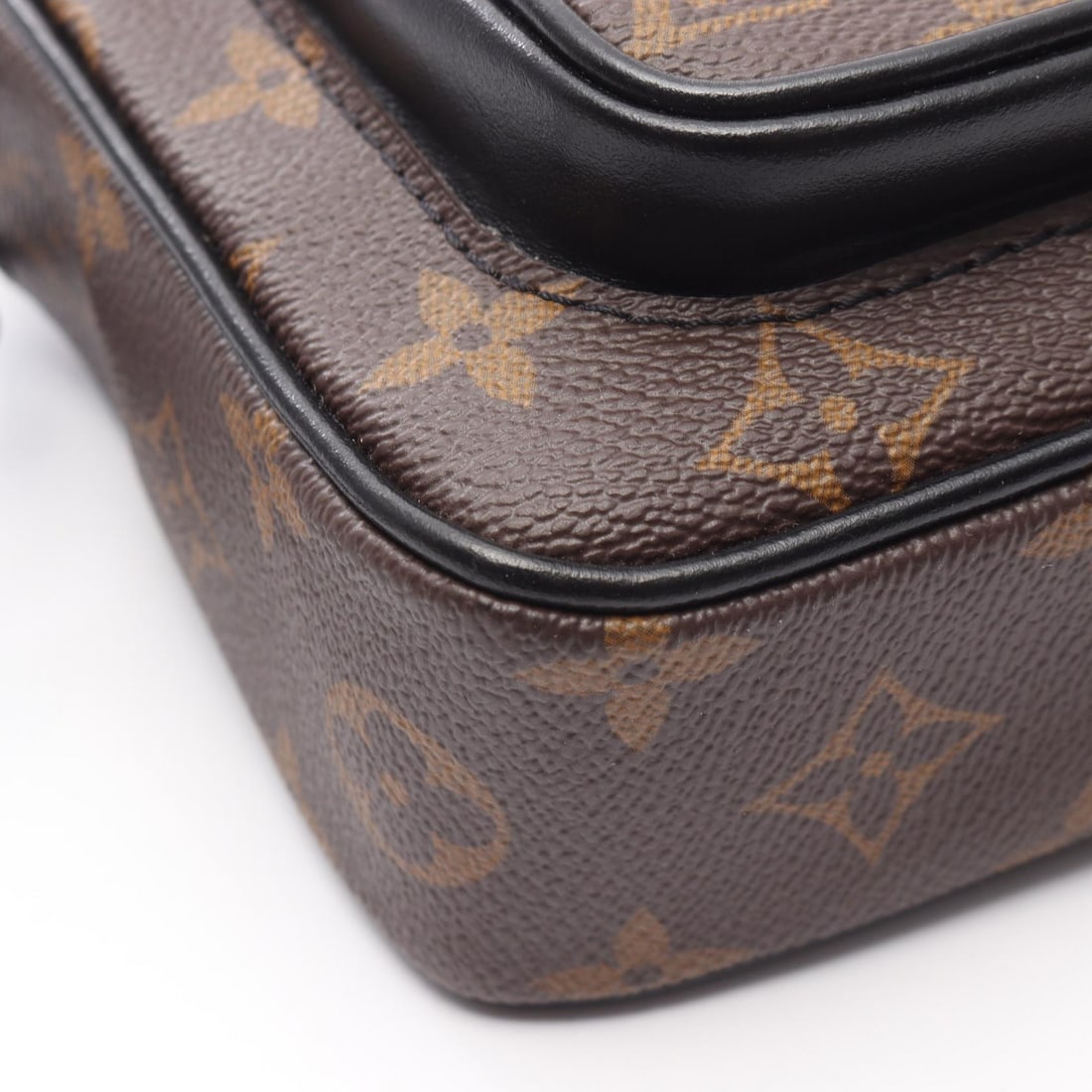 LV Christopher Wearable Wallet - 5