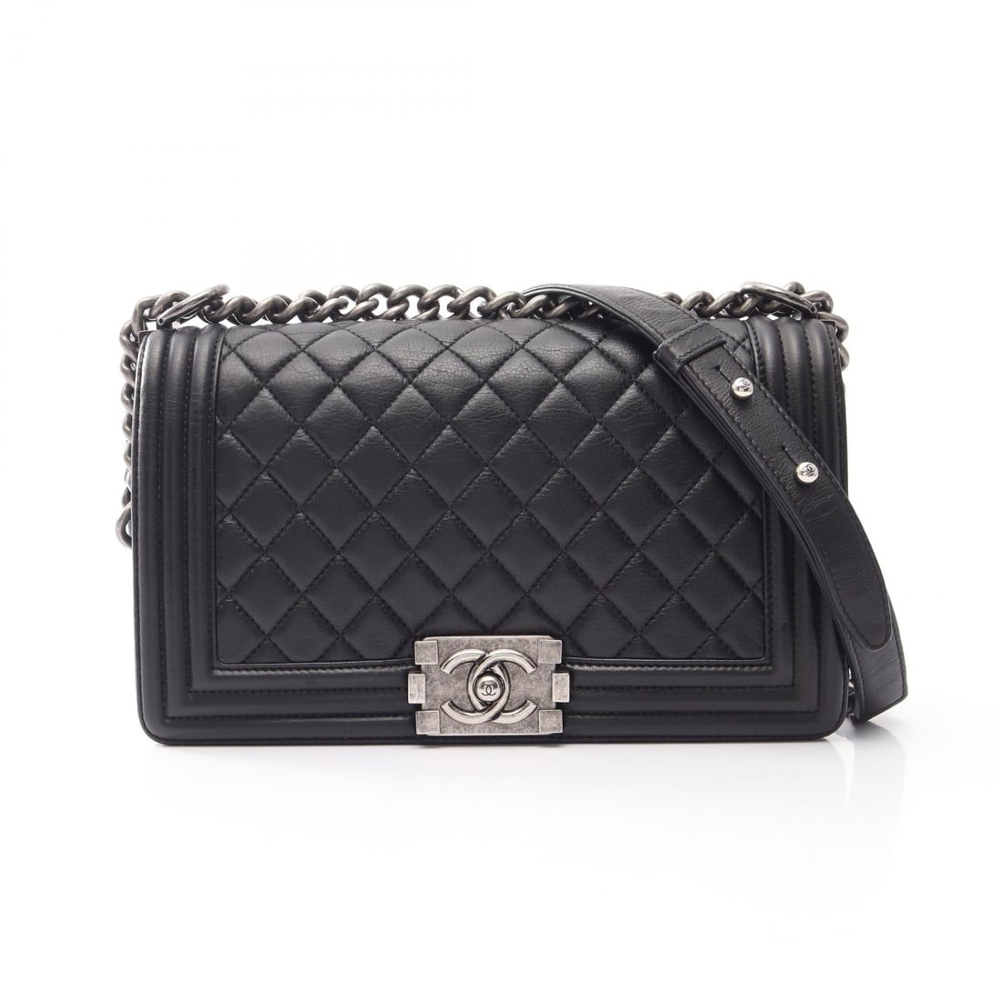 Chanel SHW Boy Chanel Black: Black Boy Chanel shoulder bag in lambskin with SHW. No accessories. 25 x 14.5 x 7 cm.
