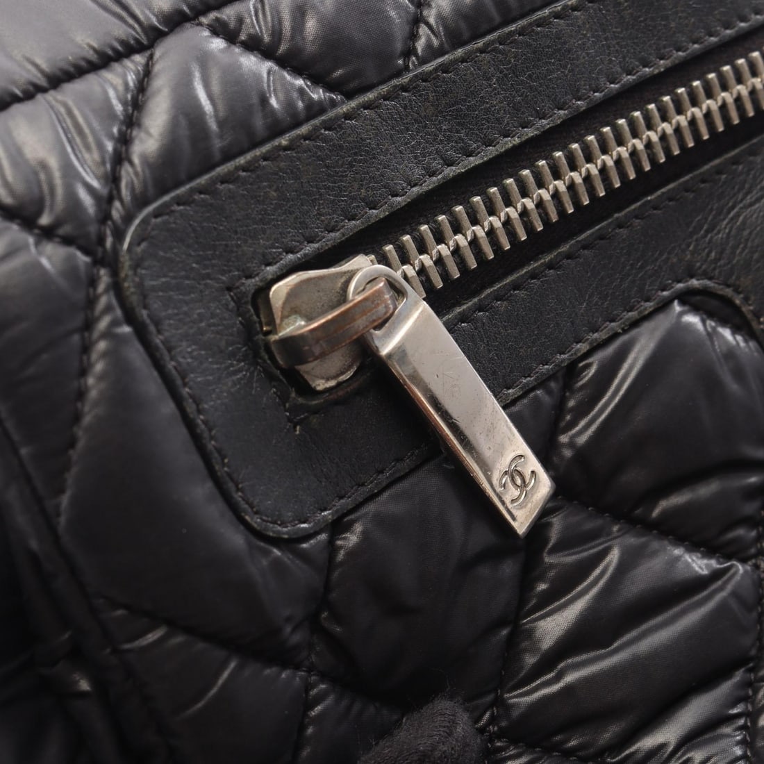 Chanel Coco Cocoon Messenger Black - 13