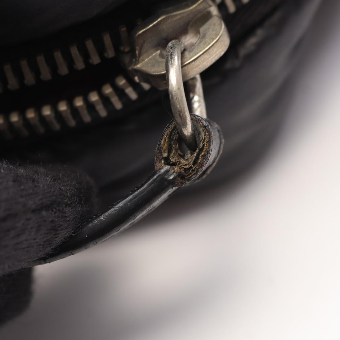 Chanel Coco Cocoon Messenger Black - 8